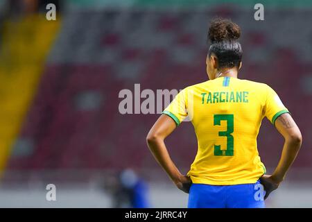 San Jose, Costa Rica. 25th ago, 2022. San Jose, Costa Rica, 25th 2022 agosto: Tarciane (3 Brasile) sembra sconsolato e deluso dopo la loro perdita durante la FIFA U20 Womens World Cup Costa Rica 2022 partita di calcio semifinale tra Brasile e Giappone a Estadio Nacional a San Jose, Costa Rica. (Daniela Porcelli/SPP) Credit: SPP Sport Press Photo. /Alamy Live News Foto Stock