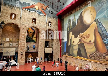 Spagna, Catalogna, Figueres: Inaugurato nel 1974, il Teatro-Museo Dalí sorge sui resti dell'ex Teatro Comunale di Figueres distrutto a. Foto Stock