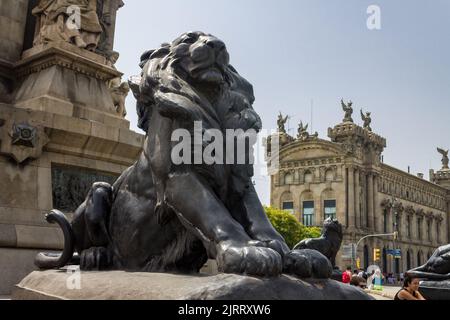 Un bellissimo scatto di una scultura di leone a Barcellona, Spagna Foto Stock