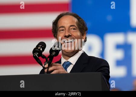 Rockville, Maryland, Stati Uniti. 25th ago, 2022. JAMIE RASKIN (MD-08) parla ad un raduno del DNC alla Richard Montgomery High School a Rockville, Maryland 25 agosto 2022. (Credit Image: © Dominick Sokotoff/ZUMA Press Wire) Foto Stock