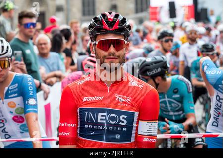 Meiningen, Germania. 26th ago, 2022. Ciclismo: Tour della Germania, Meiningen - Marburg (200,70 km), tappa 2. Filippo Ganna dall'Italia di Ineos Grenadiers prima della partenza. Credit: Daniel Vogl/dpa/Alamy Live News Foto Stock