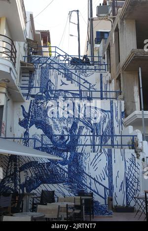 18 agosto 2022, Creete, Agios Nikolaos, Grecia: Agios Nikolaos, Grecia, in immagine murale raffigurante il Minotauro in Agios Nikolaos a Creta. È un'opera del 2018 dell'artista nato ad Atene Manolis Anastasakos (Credit Image: © Salvatore Esposito/Pacific Press via ZUMA Press Wire) Foto Stock