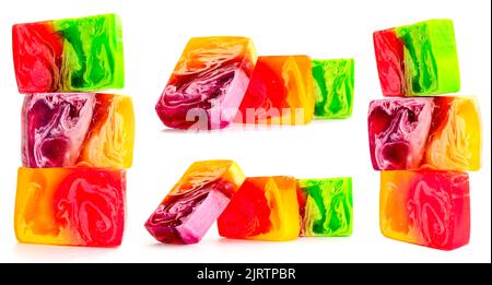 Pezzo di sapone lucido fatto a mano. Primo piano su sfondo bianco Foto Stock