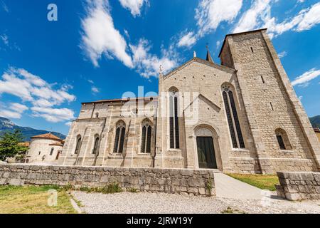 Cattedrale medievale di Venzone, Chiesa di Sant'Andrea Apostolo, 1308. Provincia di Udine, Friuli-Venezia Giulia, Italia, Europa. Foto Stock