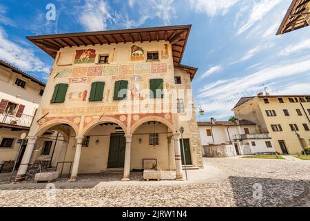 Spilimbergo. Antica casa affrescata chiamata Palazzo Ercole, Casa dipinta (Palazzo Ercole o Casa dipinta), XVI secolo. Friuli-Venezia Giulia, Italia Foto Stock