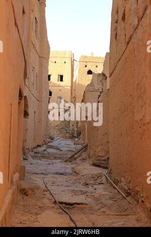Case di fango nel vecchio villaggio di al Hamra in Oman Foto Stock