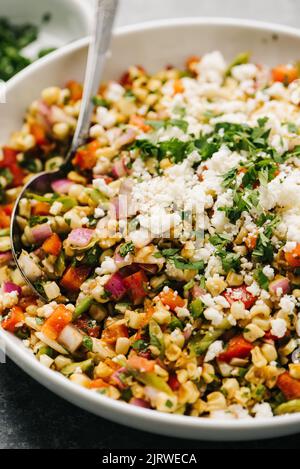 Messicana Street Corn Salad Closeup Foto Stock