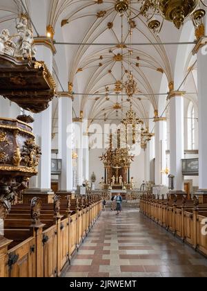 Interni riccamente decorati della Chiesa Trinitatis del 17th ° secolo nel quartiere universitario di Copenhagen Danimarca Foto Stock