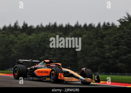 Spa, Belgio. 26th ago, 2022. Daniel Ricciardo (AUS) McLaren MCL36. 26.08.2022. Campionato del mondo di Formula 1, Rd 14, Gran Premio del Belgio, Spa Francorchamps, Belgio, Giornata di pratica. Il credito fotografico dovrebbe essere: XPB/immagini dell'Associazione Stampa. Credit: XPB Images Ltd/Alamy Live News Foto Stock