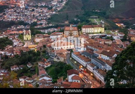 Ouro Preto, Minas Gerais, Brasile il 16 ottobre 2004. Vista parziale della città con edifici storici. Foto Stock
