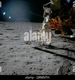 MARE DI TRANQUILLITÀ, LA LUNA, TERRA - 20 luglio 1969 - l'astronauta Edwin e Aldrin Jnr, pilota lunare, viene fotografato durante lo stravehic Apollo 11 Foto Stock