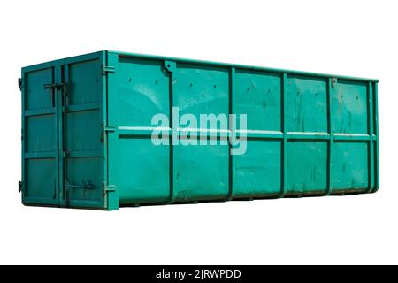 Contenitore verde per la raccolta di rottami metallici per il riciclaggio. Isolato su sfondo bianco. Foto Stock