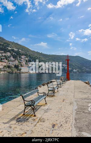 Porporela frangiflutti nella città vecchia di Dubrovnik in Croazia Foto Stock