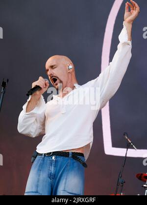 Southsea, Regno Unito. 26th ago, 2022. Il cantante, il cantautore, il ballerino e l'attore Timothy John Booth, noto anche come Tim Booth, e il cantante con la band inglese James, si esibisce dal vivo sul palco al Victorious Festival. (Foto di Dawn Fletcher-Park/SOPA Images/Sipa USA) Credit: Sipa USA/Alamy Live News Foto Stock