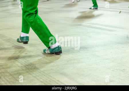 Ballerino della scuola di samba Mocidade, Rio de Janeiro, Brasile -10 febbraio 2019: Ballerini della scuola di samba Mocidade, durante una prova tecnica in R Foto Stock