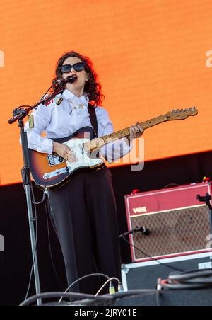 Portsmouth, Regno Unito. 26th ago, 2022. Anna Calvi si esibisce al Festival vittorioso 2022. Southsea comune. 26 agosto 2022. Credit: Charlie Raven/Alamy Live News Foto Stock