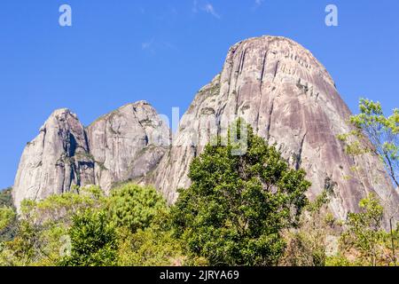 Vista delle tre cime di friborg nuovo a rio de janeiro Brasile. Foto Stock