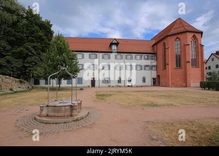 Museo Francescano costruito 12th ° secolo ed ex monastero con fontana a Villingen, Villingen-Schwenningen, Foresta Nera meridionale, Foresta Nera Foto Stock