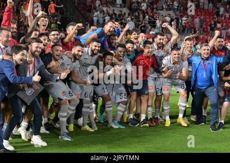 ANVERSA - Istanbul Basaksehir celebra la vittoria durante la partita di play-off della UEFA Conference League tra il Royal Antwerp FC e Istanbul Basaksehir allo stadio Bosuil il 25 agosto 2022 ad Anversa, Belgio. ANP | altezza olandese | GERRIT DA COLONIA Foto Stock