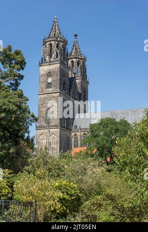 Torri gotiche della cattedrale di Magdeburgo, Sassonia-Anhalt, Germania Foto Stock