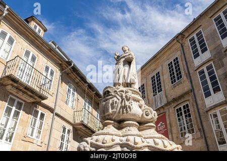 Lugo, Spagna. Il Fuente de San Vicente Ferrer (Fontana di San Vincenzo), situato in piazza Praza do campo Foto Stock