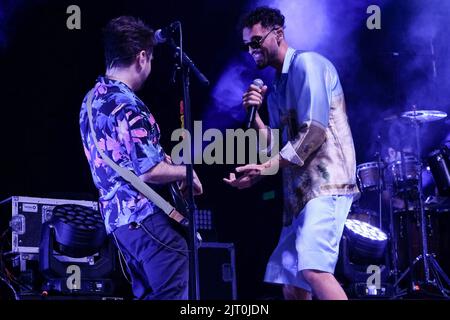 Modena, Italia. 26th ago, 2022. Carl Brave durante CARL BRAVE - Estate 2022, cantante italiano Concerto di Musica a Modena, Italia, Agosto 26 2022 Credit: Independent Photo Agency/Alamy Live News Foto Stock