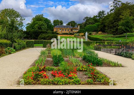 Il giardino vegetale nel restaurato recentemente 'Il Tritone in Somerset' giardino e hotel, nr Bruton, England, Regno Unito Foto Stock