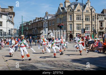 Morris ballare al Buxton Day of Dance 2022 Foto Stock