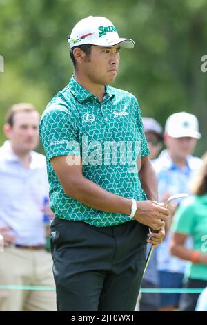 Atlanta, Georgia, Stati Uniti. 26th ago, 2022. Hideki Matsuyama aspetta il primo green durante il secondo round del CAMPIONATO di TOUR all'East Lake Golf Club. (Credit Image: © Deby Wong/ZUMA Press Wire) Foto Stock