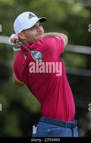 Atlanta, Georgia, Stati Uniti. 26th ago, 2022. Aaron Wise tee fuori dalla 3rd buche durante il secondo turno del campionato DI TOUR all'East Lake Golf Club. (Credit Image: © Deby Wong/ZUMA Press Wire) Foto Stock