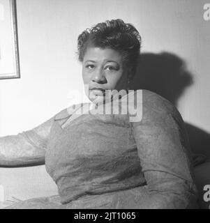 Ella Fitzgerald. 1917-1996. Uno dei più famosi cantanti di jazz e musica popolare nel corso del 20th ° secolo. Nella foto si esibisce a Stoccolma nell'aprile 3 1952 Conard Ref 1980 Foto Stock