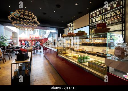 KUALA LUMPUR, MALESIA - CIRCA GENNAIO 2020: Foto interna di Illy caffe nel centro commerciale Pavilion Kuala Lumpur. Foto Stock