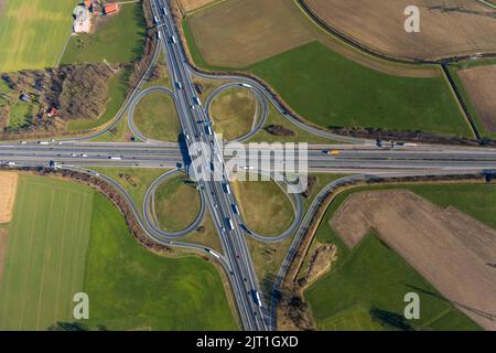 Fotografia aerea, svincolo autostradale Lotte/Osnabrück, superstrada A1 e superstrada A30, Lotte, Tecklenburger Land, Renania settentrionale-Vestfalia, Germania, superstrada, ecc. Foto Stock