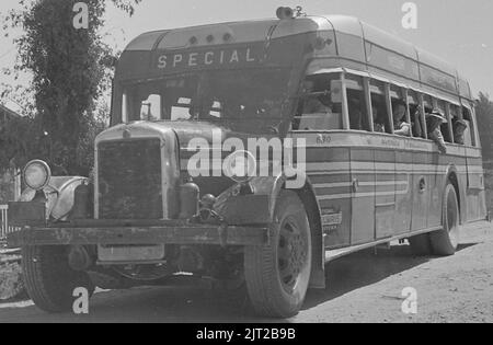 Trailways bus numero 630 dettaglio, chiusura del Centro di rilocazione Jerome, Denson, Arkansas. Un carico di autobus dei residenti di Jerome sono visti . . . Foto Stock