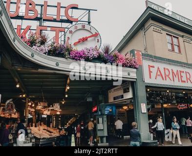 Seattle Stati Uniti - 20 2008 luglio; Pyke Place famoso mercato agricolo e attrazione turistica che fornisce artigianato e specialità alimentari e prodotti. Foto Stock