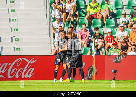 Elche, Elche, Spagna. 27th ago, 2022. ELCHE, SPAGNA - 27 AGOSTO: I giocatori della Real Sociedad celebrano il gol durante la partita tra Elche CF e Real Sociedad de Futbol di la Liga Santander il 27 agosto 2022 a MartÃ-nez Valero a Elche, Spagna. (Credit Image: © Samuel CarreÃ±o/PX Imagens via ZUMA Press Wire) Foto Stock