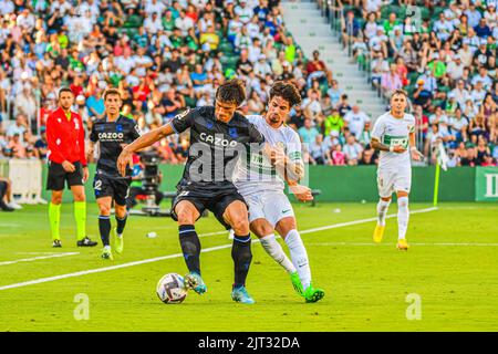 ELCHE, SPAGNA - 27 AGOSTO: Robin le Normand di Real Sociedad e Roger Marti di Elche CF durante la partita tra Elche CF e Real Sociedad de Futbol di la Liga Santander il 27 agosto 2022 a Martínez Valero di Elche, Spagna. (Foto di Samuel Carreño/ PX Images) Foto Stock