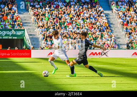 Elche, Elche, Spagna. 27th ago, 2022. ELCHE, SPAGNA - 27 AGOSTO: Alex Collado di Elche CF e Robin le Normand di Real Sociedad durante la partita tra Elche CF e Real Sociedad de Futbol di la Liga Santander il 27 agosto 2022 a MartÃ-nez Valero di Elche, Spagna. (Credit Image: © Samuel CarreÃ±o/PX Imagens via ZUMA Press Wire) Foto Stock