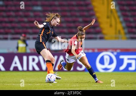 San Jose, Costa Rica. 25th ago, 2022. San Jose, Costa Rica, 25th 2022 agosto: Liz Rijsbergen (7 Paesi Bassi) e il capitano Ana Tejada (3 Spagna) combattono per la palla (duello) durante la Coppa del mondo di donne FIFA U20 Costa Rica 2022 partita di calcio semifinale tra Spagna e Paesi Bassi a Estadio Nacional a San Jose, Costa Rica. (Daniela Porcelli/SPP) Credit: SPP Sport Press Photo. /Alamy Live News Foto Stock