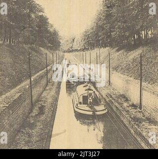 Trolleyboat al tunnel del canale a Pouilly-en-Auxois. Foto Stock