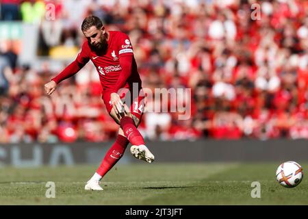 Liverpool, Regno Unito. 27th ago, 2022. Jordan Henderson di Liverpool durante la partita della Premier League tra Liverpool e Bournemouth ad Anfield il 27th 2022 agosto a Liverpool, Inghilterra. (Foto di Daniel Chesterton/phcimages.com) Credit: PHC Images/Alamy Live News Foto Stock