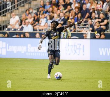 Chester, Pennsylvania, Stati Uniti. 27th ago, 2022. 27 agosto 2022, il giocatore dell'Unione di Chester PA-Philadelphia OLIVER MBAIZO (15) spinge il pallone in basso durante la partita al Subaru Park (Credit Image: © Ricky Fitchett/ZUMA Press Wire) Foto Stock