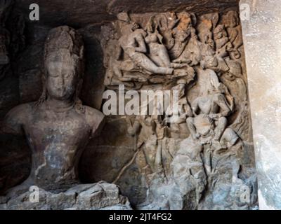 Isola di Elephanta Mumbai Maharashtra, India – 6 giugno 2014 : scultura di Dio indù all'Isola di Elephanta Cave a Mumbai. Foto Stock