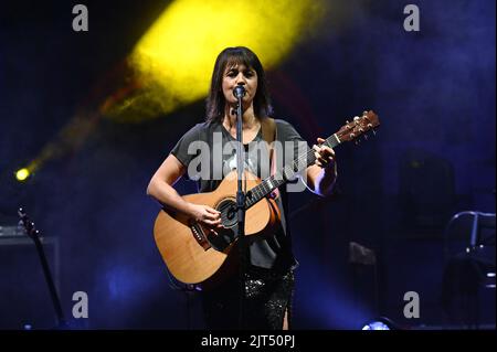 Mantova, Italia. 27th ago, 2022. carmen consoli durante CARMEN CONSOLI, cantante italiana Concerto di Musica a MANTOVA, Italia, Agosto 27 2022 Credit: Independent Photo Agency/Alamy Live News Foto Stock