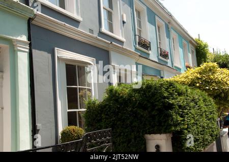 Colourful Houses, Portobello Road, Londra, Regno Unito Foto Stock