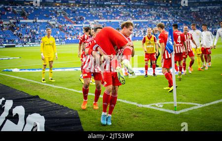 Berliner Schlussjubel: Kevin Behrens dell’Unione, Sven Michel FC Schalke dell’Unione 04 - Union Berlin 27.08.2022, Fussball; Saison 2022/23 Foto: Moritz Müll Foto Stock