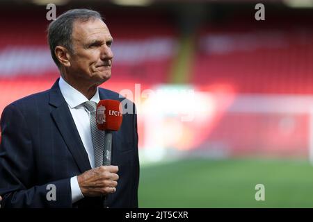 Liverpool, Regno Unito. 27th ago, 2022. Ex difensore di Liverpool Phil Thompson che lavora per LFCTV. Incontro Premier League, Liverpool contro AFC Bournemouth a Anfield a Liverpool sabato 27th agosto 2022. Questa immagine può essere utilizzata solo per scopi editoriali. Solo per uso editoriale, licenza richiesta per uso commerciale. Nessun utilizzo nelle scommesse, nei giochi o nelle pubblicazioni di un singolo club/campionato/giocatore. pic di Chris Stading/Andrew Orchard SPORTS photography/Alamy Live news Credit: Andrew Orchard SPORTS photography/Alamy Live News Foto Stock