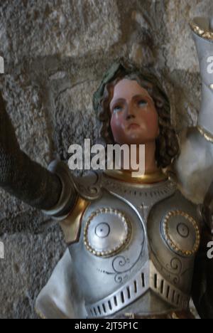 ÉGLISE NOTRE DAME DE BONNE NOUVELLE. MONTAIGUT EN COMBRAILLE. PUY DE DÔME. FRANCIA Foto Stock