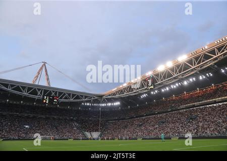 Torino, 27th agosto 2022. Una visione generale durante la Serie A match allo Stadio Allianz di Torino. L'immagine di credito dovrebbe essere: Jonathan Moskrop / Sportimage Foto Stock