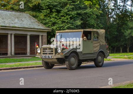 1964 60s Sessanta DKW CROSS COUNTRY 997cc benzina 4x4 fuoristrada veicolo militare, fuoristrada universale polivalente tedesco con trazione integrale in arrivo all'annuale Stanley Park Classic Car Show nei Giardini Italiani. Stanley Park Classics Yesteryear Motor Show Hosted by Blackpool Vintage Vehicle Preservation Group, UK. Foto Stock